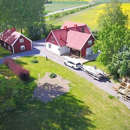 Eget Hus Med Bra Laege Och Toppstandard Лінчепінг Екстер'єр фото