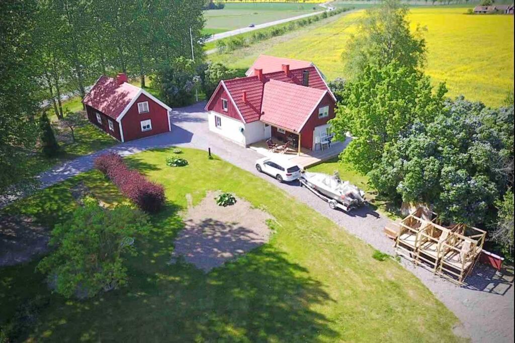 Eget Hus Med Bra Laege Och Toppstandard Лінчепінг Екстер'єр фото