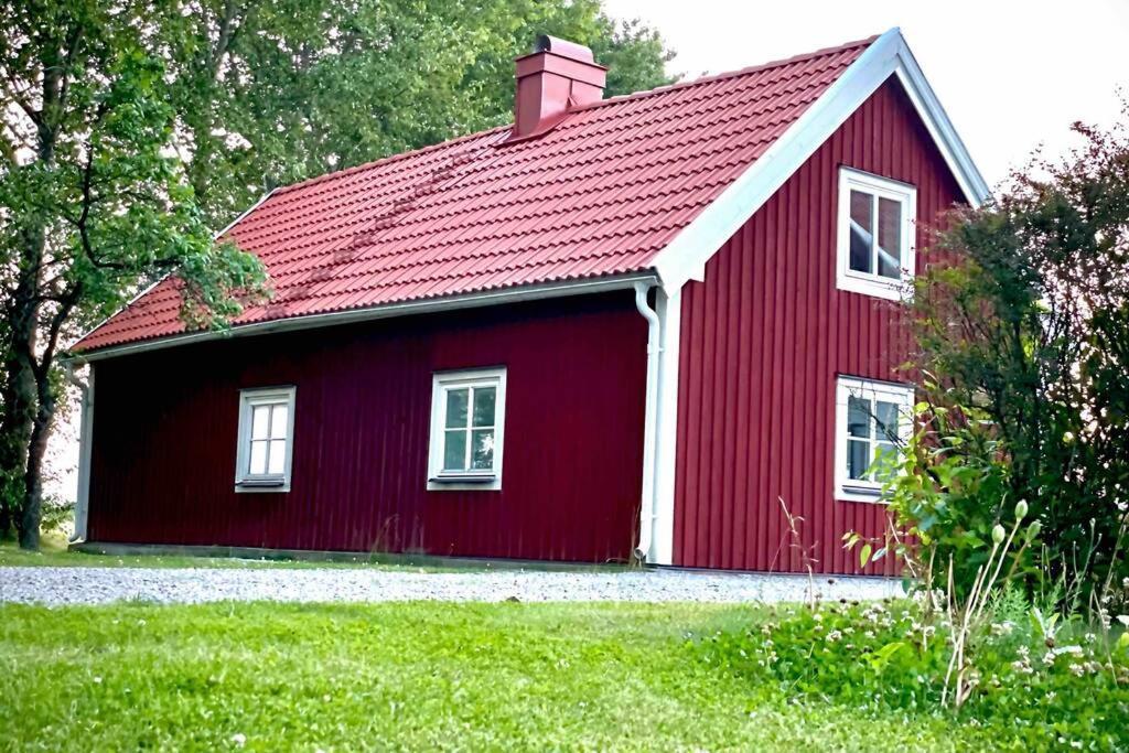 Eget Hus Med Bra Laege Och Toppstandard Лінчепінг Екстер'єр фото